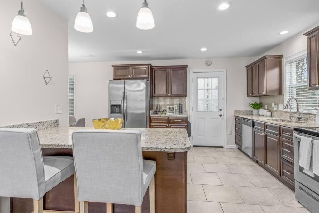 Family Style 5Br Home Mins From Buckroe Beach Hampton Luaran gambar
