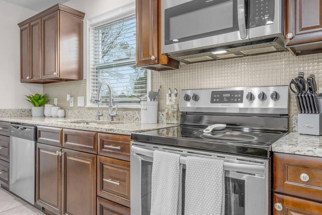 Family Style 5Br Home Mins From Buckroe Beach Hampton Luaran gambar
